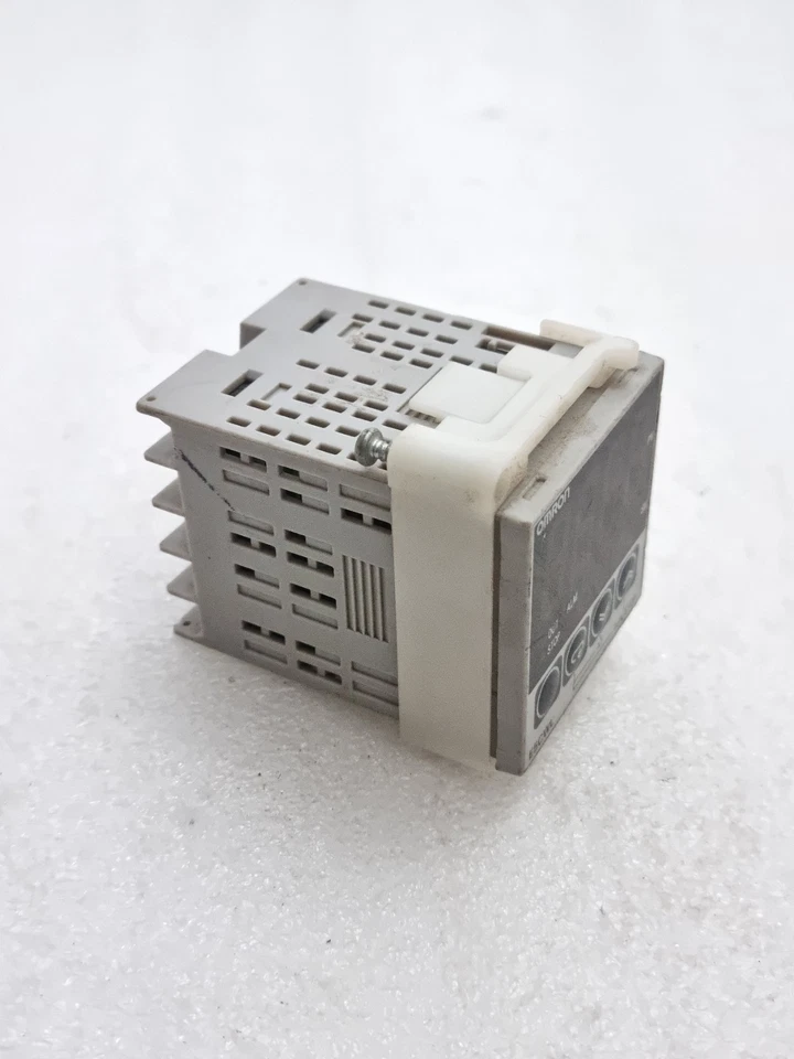 Used Working Omron E5CWL-Q1P Temperature Controller 100-240VAC E5CWL